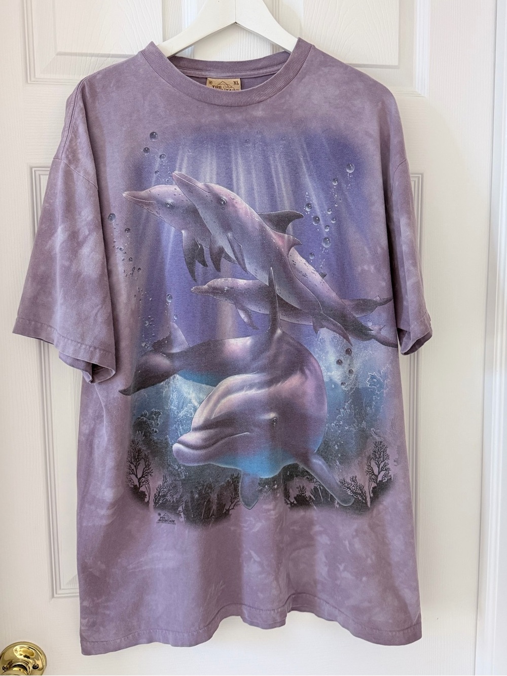 Vintage The Mountain Dolphin T-Shirt Size XL in Purple